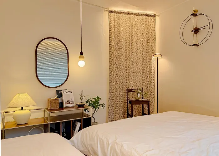 Sinnonhyeon Station 5minutes, Gangnam Plastic Surgery, Severance Hospital, Coex, Airport Bus 5minutes, Hongdae 30minutes, Itaewon 15minutes, 명동 30minutes 公寓 *