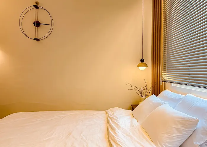 公寓 Sinnonhyeon Station 5minutes, Gangnam Plastic Surgery, Severance Hospital, Coex, Airport Bus 5minutes, Hongdae 30minutes, Itaewon 15minutes, 명동 30minutes 首爾