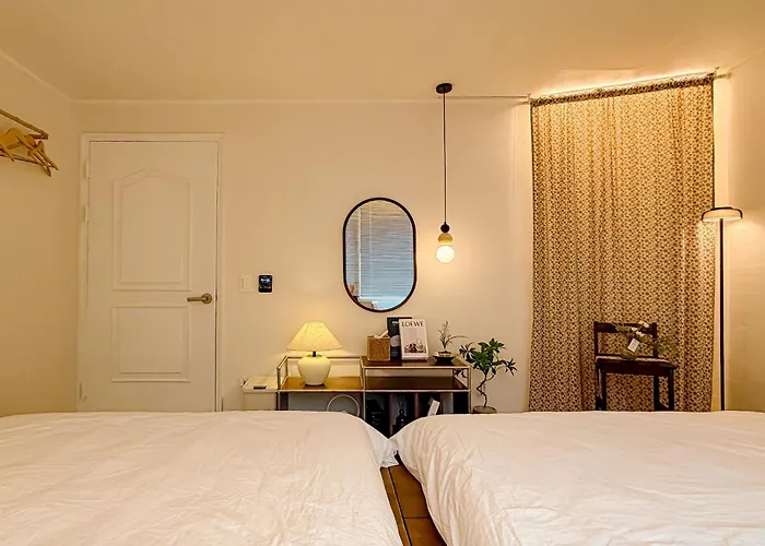公寓 Sinnonhyeon Station 5minutes, Gangnam Plastic Surgery, Severance Hospital, Coex, Airport Bus 5minutes, Hongdae 30minutes, Itaewon 15minutes, 명동 30minutes *