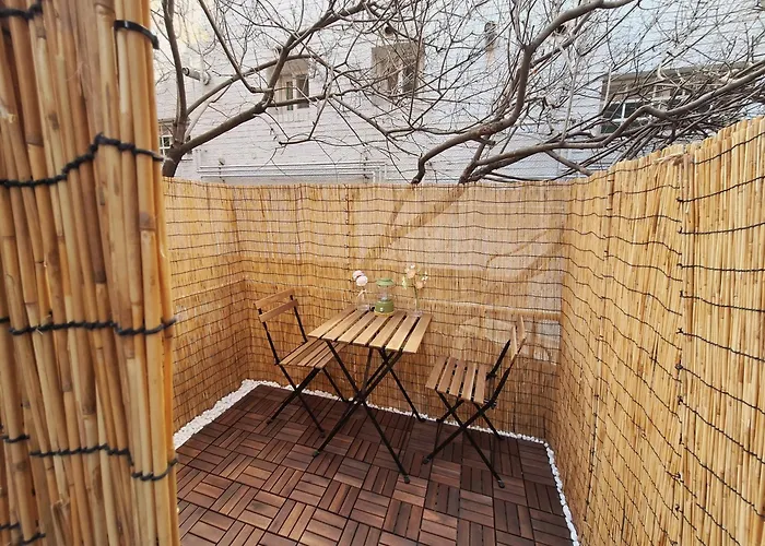 Sinnonhyeon Station 5minutes, Gangnam Plastic Surgery, Severance Hospital, Coex, Airport Bus 5minutes, Hongdae 30minutes, Itaewon 15minutes, 명동 30minutes 公寓